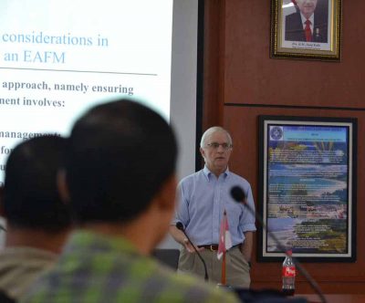 Prof. Robert Pomeroy led a discussion on fisheries management in Bogor, Indonesia, in 2018.